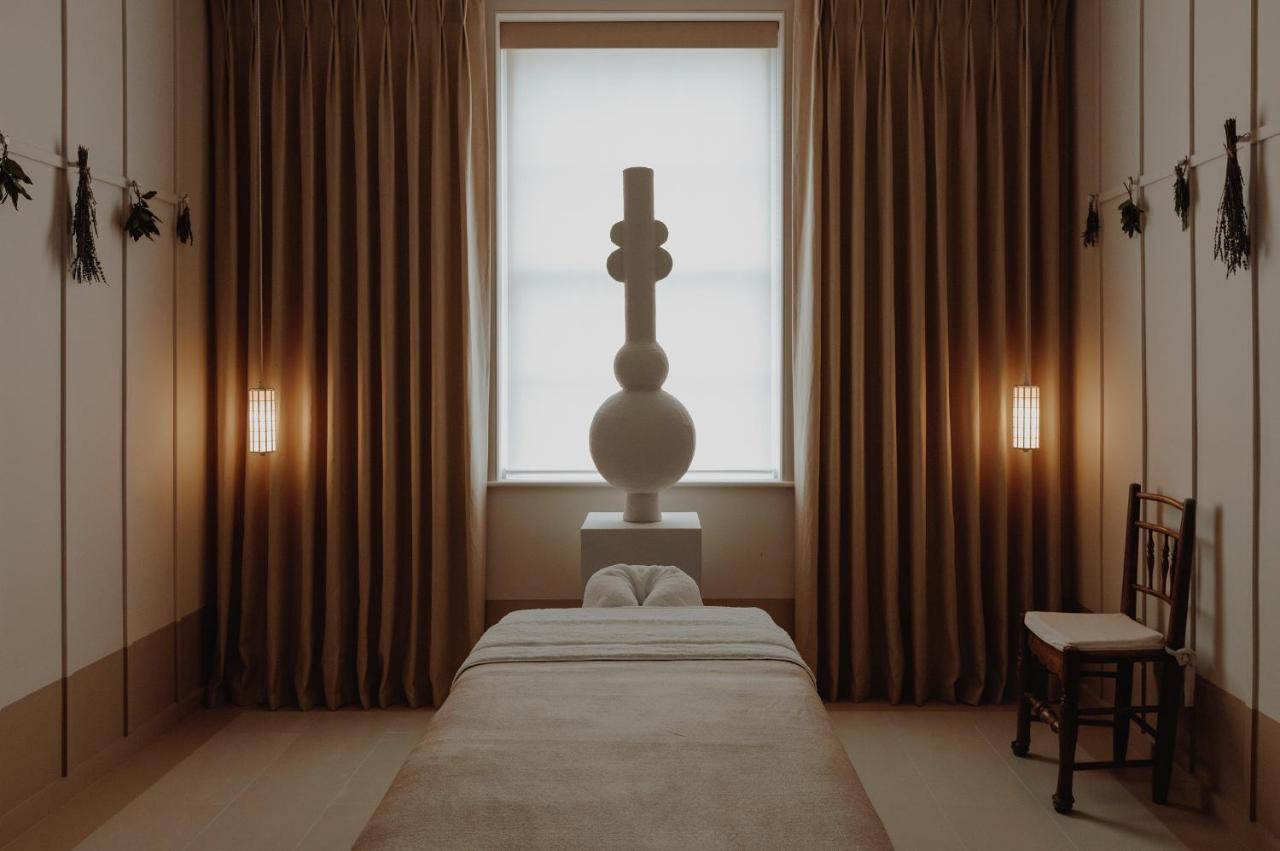 No 15 By Guesthouse, 5* Бат